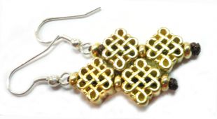 copper made endless knot earings